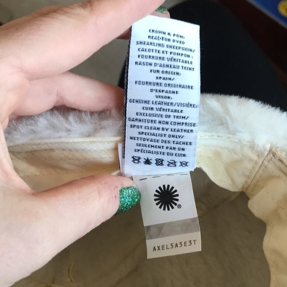 Brand New UGG Genuine Fur Shearling Sheepskin Trapper Cap Hat w/ Pom in Sand - Picture 14 of 16